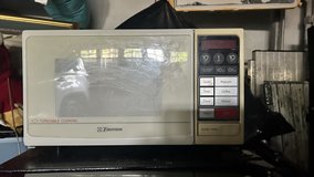 Dorm  small  microwave in Lockport, Illinois