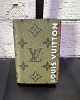 Rare Louis Vuitton khaki green / vermillion red pocket organizer in Stuttgart, GE