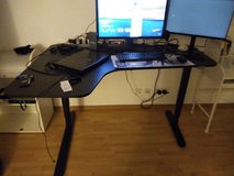 Office Desk - Adjustable Height (auto) in Stuttgart, GE
