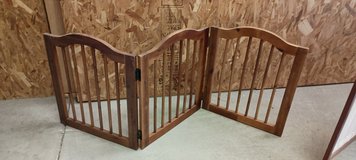 Small wooden gate in Bartlett, Illinois