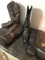 2 pair of Men’s Justin classic full leather western boots. in Fort Polk, Louisiana