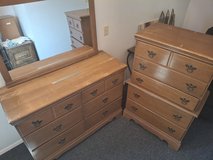 Wood Dresser Set with Mirror in Alamogordo, New Mexico