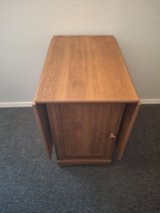 Folding storage/table for crafts on casters. in Alamogordo, New Mexico