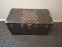 Vintage storage trunk (needs refurbishing) in Alamogordo, New Mexico
