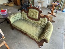 Antique couch in Naperville, Illinois