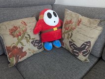 Throw pillows and stuffy toy in Stuttgart, GE