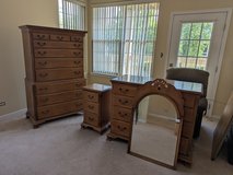 Vintage 4 piece dresser set in Aurora, Illinois