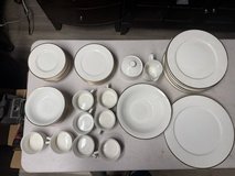 43 Piece Faberware Dinnerware Set 4533 Missing 1 Small Bowl in Elizabethtown, Kentucky