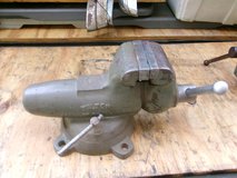 Wilton Heavy Duty 4” Jaws Locking Swivel Bench Vise in Wheaton, Illinois