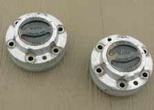 Vintage 21 Spline manual locking hubs for 4x4 truck in Alamogordo, New Mexico
