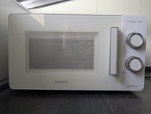 Microwave, 20 liter capacity, 220v in Stuttgart, GE
