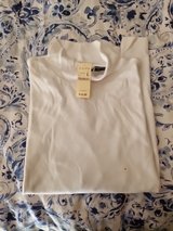 Eddie Bauer new white mock t in Ramstein, Germany