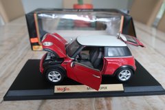 Maisto Mini Cooper Diecast Car 1:18 Scale Special Edition Red in Naperville, Illinois