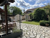 Two-family house with granny flat, charm, and many extras—a home to flourish! in Grafenwoehr, GE