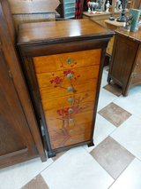 Contemporary Jewelry Chest in Fort Leonard Wood, Missouri