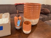 bathroom set - 3 piece in Wheaton, Illinois