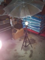 lighting for pictures have 2 - both for 15$ in Fort Knox, Kentucky