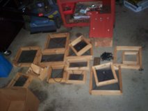 lot of bird feeders and 1 bird house - all for 15$ in Fort Knox, Kentucky