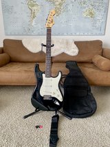 2005 Squier Stratocaster ELECTRIC GUITAR in Okinawa, Japan