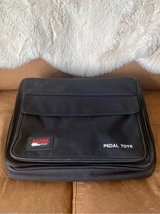 GATOR Cases Pedal Board and Tote - Standard in Okinawa, Japan