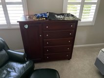 wood 5 drawer dresser in Aurora, Illinois