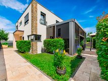 *PTM* Huge and luxerious furnished single family home in Stuttgart, GE