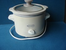 KITCHEN GOURMET SLOW COOKER in Fort Drum, New York