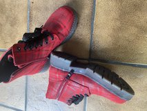 Red plaid boots in Stuttgart, GE