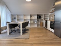 TLA/TDY bright 2BR 1BA w/ AC, walk-in closet, balcony & BBQ grill, 7min to RAB [ref: KB25] in Ramstein, Germany