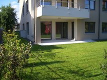 Beautiful new 3 BR apartm. Sunny yard, 3 min. Panzer, 10 min. Patch. Best location in Böblingen in Stuttgart, GE