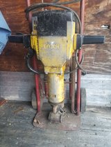 BOSCH Brute 120v electric Jackhammer in Fort Leonard Wood, Missouri