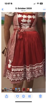 Dirndl in Wiesbaden, GE