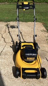 Dewalt 20V MAX 20 in. Battery Powered Walk Behind Push Lawn Mower in Fort Rucker, Alabama