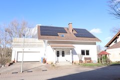 MG - Single-family house with a secondary apartment and garden plot in Ramstein, Germany