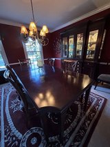 Elegant Dining Room Set in Glendale Heights, Illinois