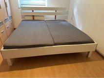 king size bed in very good condition smoke and pet free I can delivery and set up in Spangdahlem, Germany