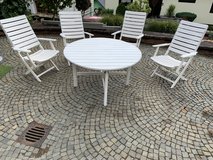Solid wood table and 4 chairs in Ramstein, Germany