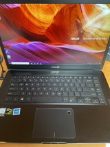Asus UX550V entry level gaming laptop in Stuttgart, GE