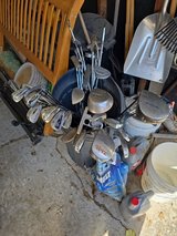 can full of golf clubs in Aurora, Illinois