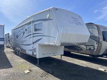 2006 Jayco Designer RV 5th Wheel in Camp Pendleton, California