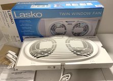 New! Lasko Twin 2 Speed white Window Fan - incl. snap on feet for Table / floor use in Fort Riley, Kansas