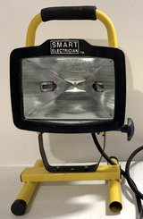 Smart Electrician Portable Halogen Work Light - bulb not included in Fort Riley, Kansas