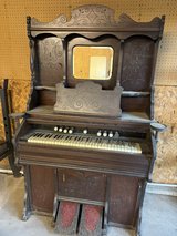 Pump Organ in Warner Robins, Georgia