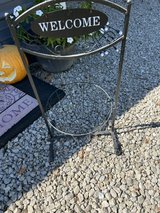 welcome plant stand in Fort Leonard Wood, Missouri