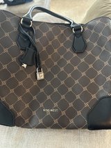 Purses in Fort Campbell, Kentucky