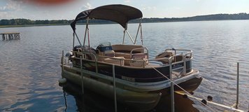 Pontoon Boat in Fort Polk, Louisiana