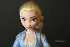 2018 Hasbro Disney Princess Elsa Frozen 2 Doll Dress & Boots Blue Legs in Warner Robins, Georgia