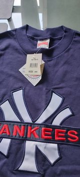 NY Yankee T-Shirt blue New  $10 in Stuttgart, GE