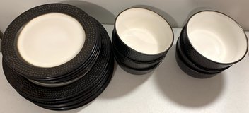 19pc Threshold Stoneware Dinnerware Set - 6 setting Dinner - Salad Plates & Bowls in Naperville, Illinois