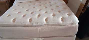 queen  wicker bed/frame in Alamogordo, New Mexico